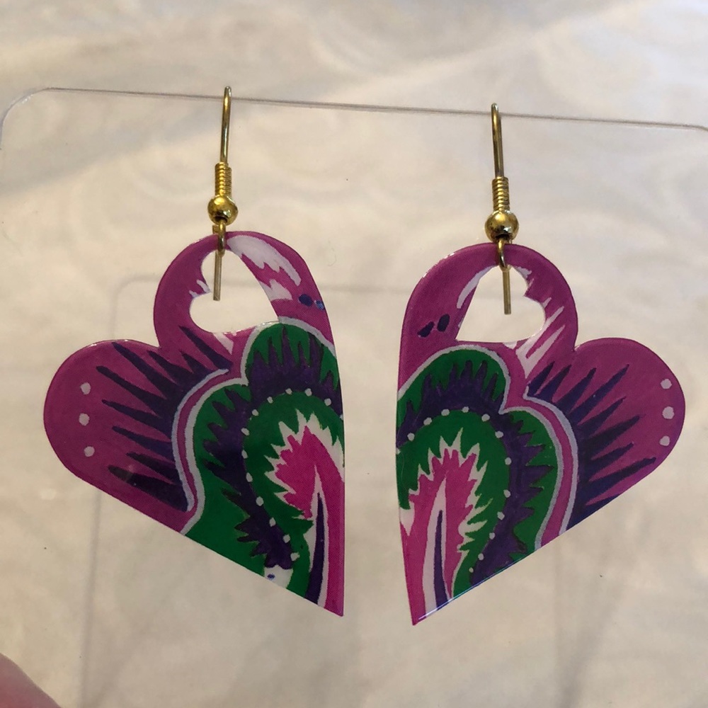 NWOT Kitschy heart pierced earrings